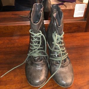 Grey boot heels. 3in heels